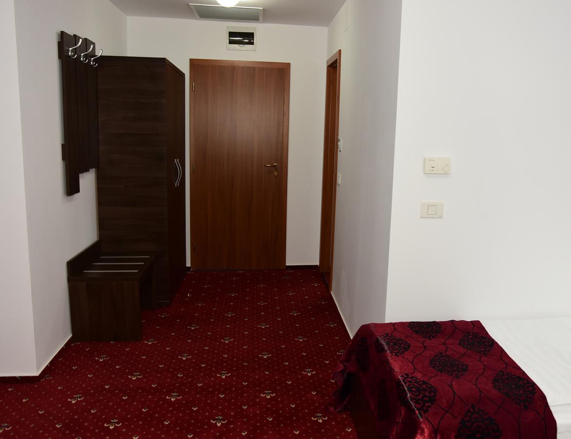 Auberge de jeunesse Orhideea *